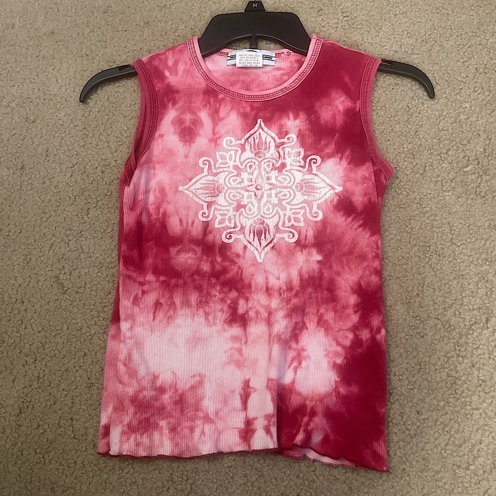 VINTAGE tie dye floral tank top!!!
- has a vintage floral design